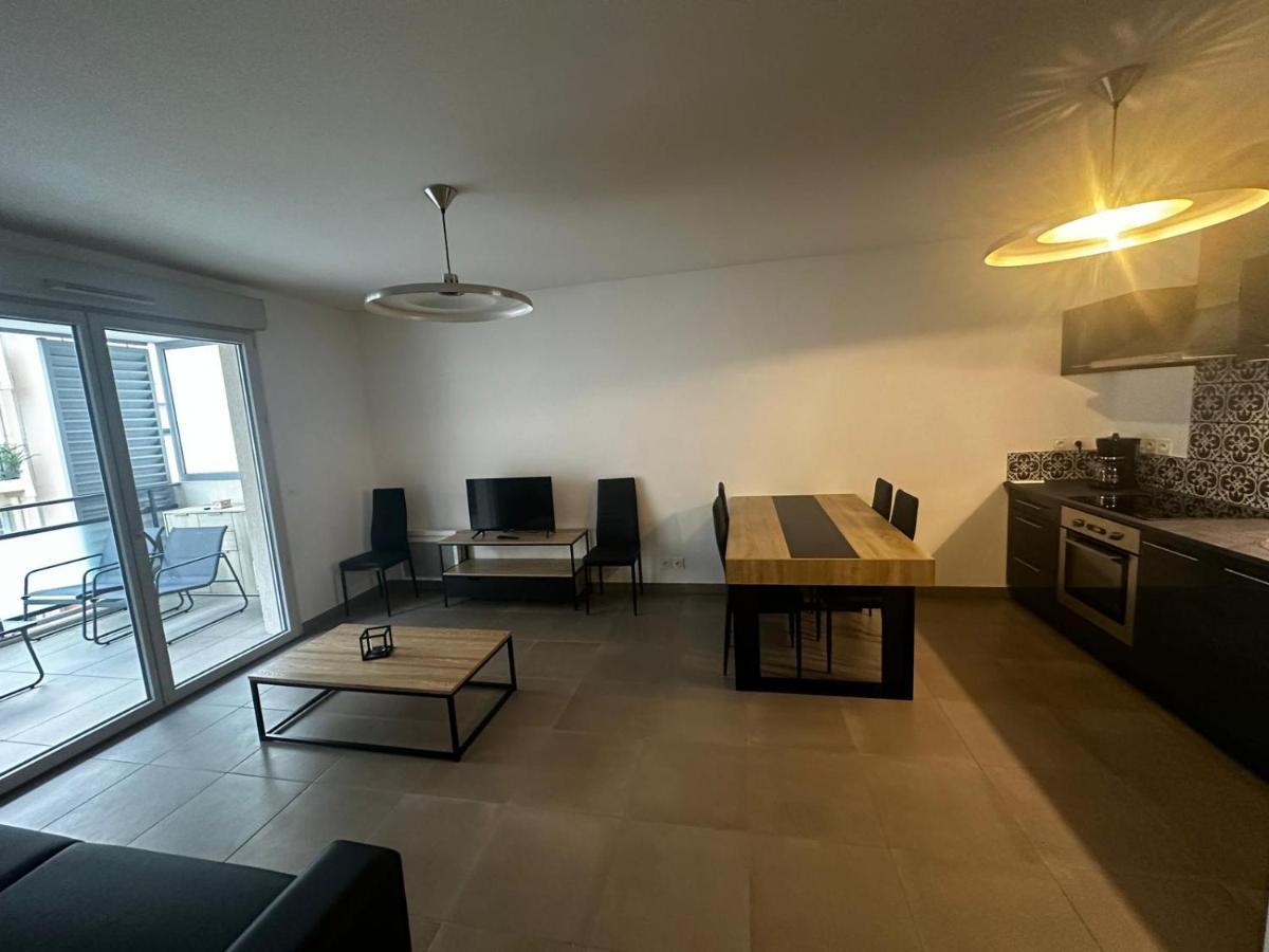 Terrasse Oasis: Nice Old Town Retreat with Parking Exterior photo